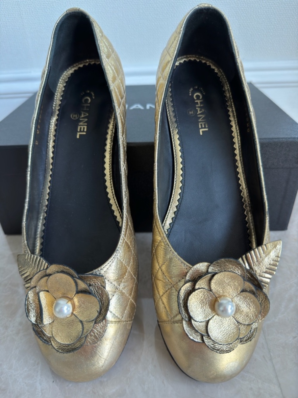 Chanel Gold Metallic Floral Ballet low heels  Flats shoes Size 39,5 - Picture 2 of 16